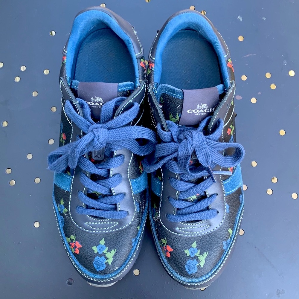 Coach Runner Rose Floral Navy Leather Size 7 blue flowers